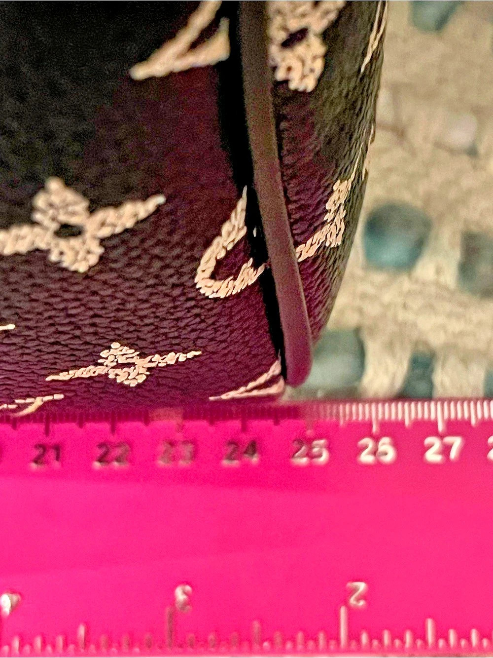 INSPIRED BY 25mm Monogram Shoulder Bag in Black & White. PLEASE NOTE INSPIRED - Picture 5 of 9